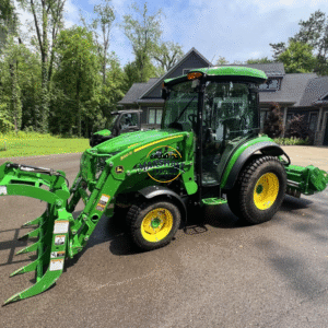 2020 John Deere 3046R + 4 Attachments